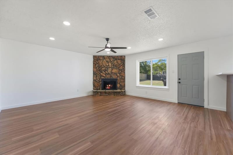403 Plantation Drive, Arlington TX 76014 - Photo 6