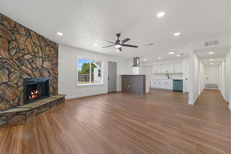403 Plantation Drive, Arlington TX 76014 - Photo 4