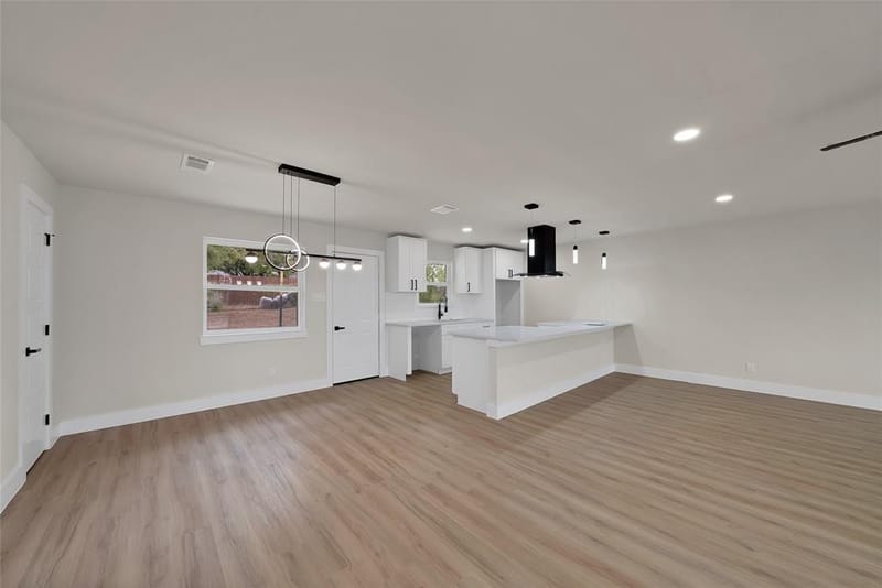 6224 Highland Hills Drive, Dallas TX 75241 - Photo 11