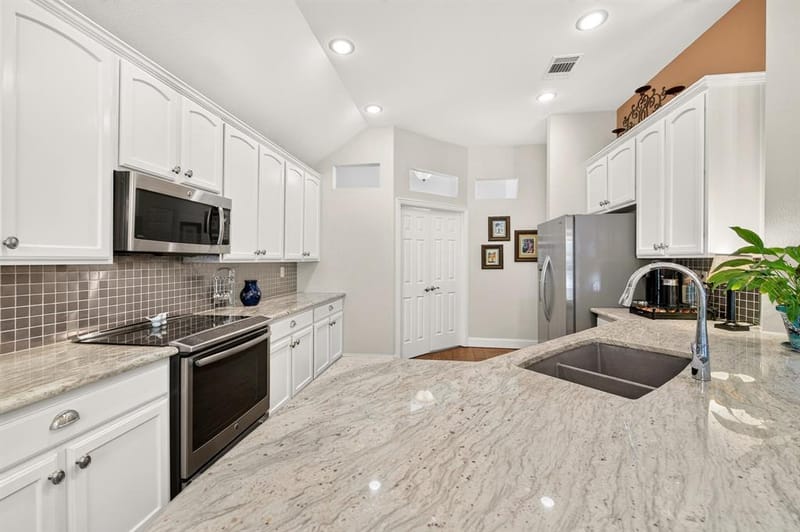 9608 Grandview Drive, Denton TX 76207 - Photo 9