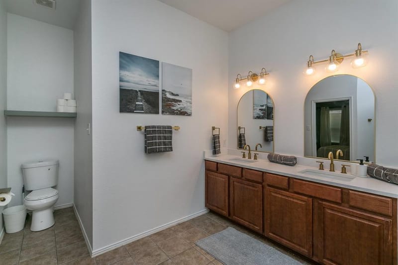 2615 Fox Creek Trail, Arlington TX 76017 - Photo 16