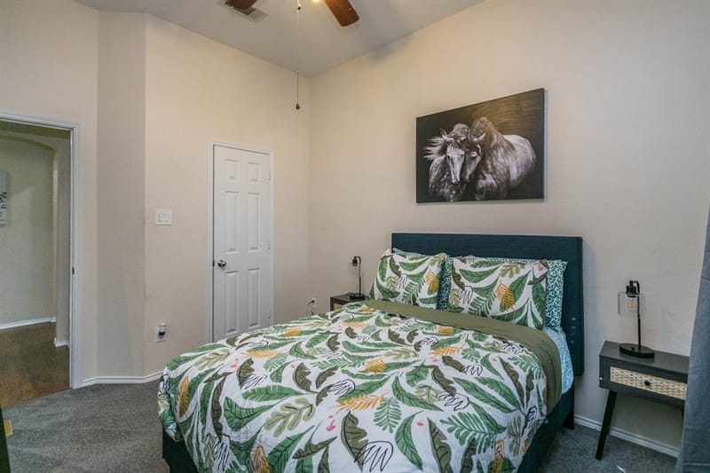 2615 Fox Creek Trail, Arlington TX 76017 - Photo 9