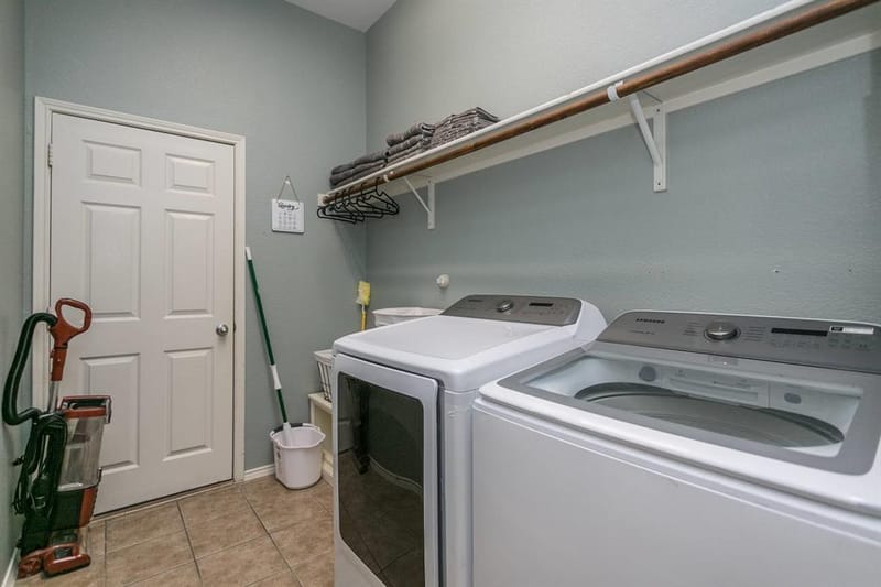 2615 Fox Creek Trail, Arlington TX 76017 - Photo 8