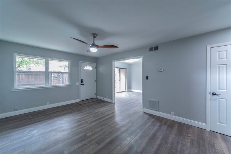 2717 Stonehaven Court, Irving TX 75038 - Photo 4
