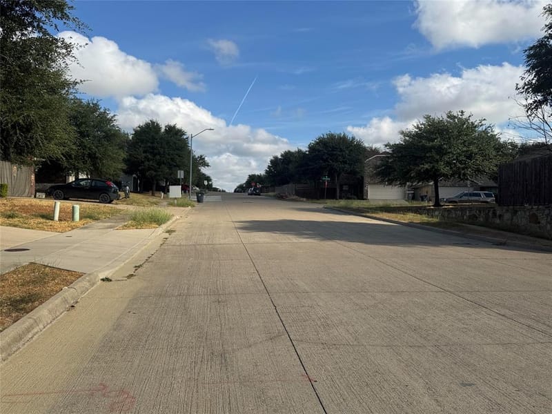 1879 Sea Gull Drive, Dallas TX 75051 - Photo 5