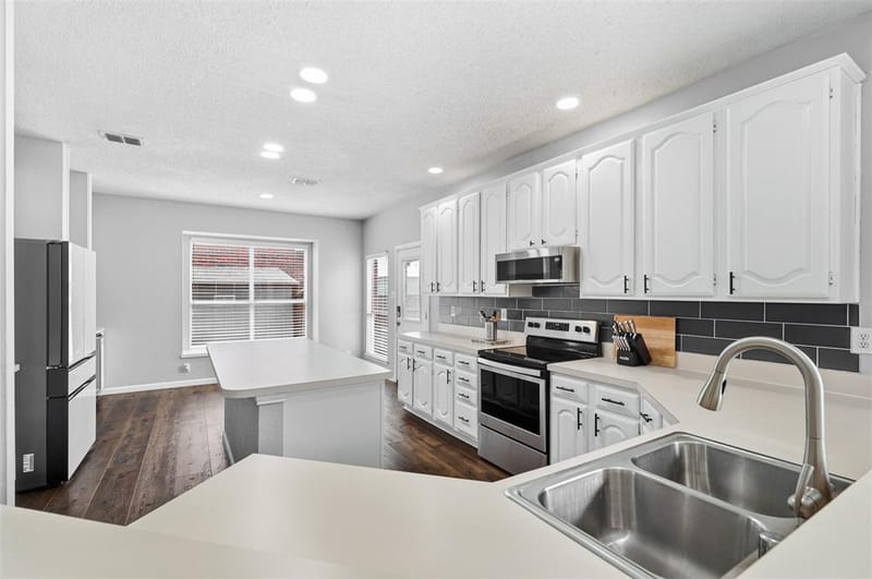 904 Yukon Drive, Lewisville TX 75077 - Photo 11