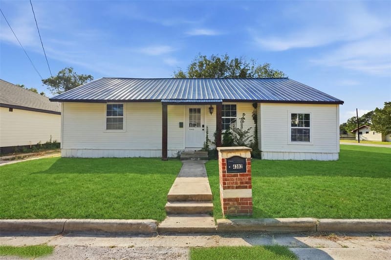 4302 Roberts Street, Greenville TX 75401 - Photo 27