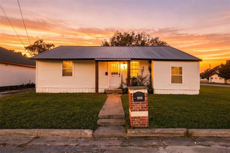 4302 Roberts Street, Greenville TX 75401 - Photo 28