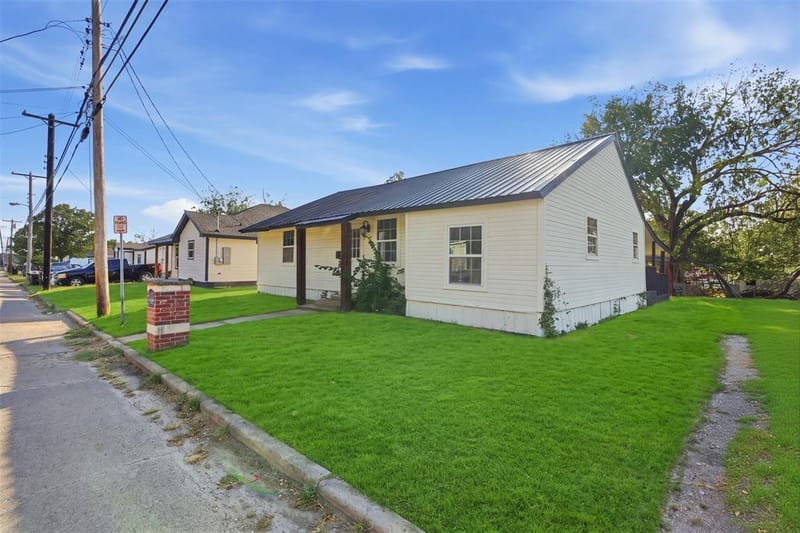 4302 Roberts Street, Greenville TX 75401 - Photo 25