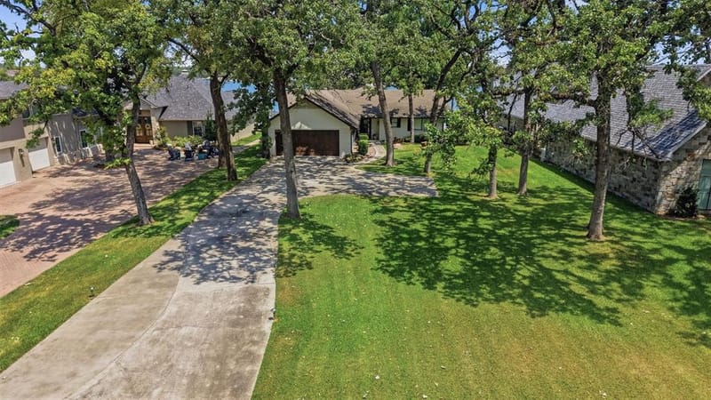 1011 Kiowa Drive W, Lake Kiowa TX 76240 - Photo 3