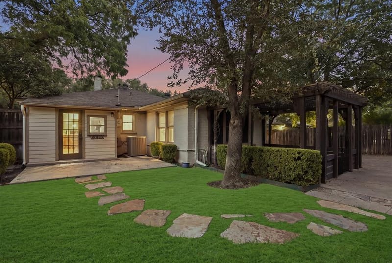 2005 Park Place Avenue, Fort Worth TX 76110 - Photo 32