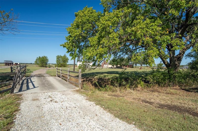 1233 Fm 901, Collinsville TX 76233 - Photo 7