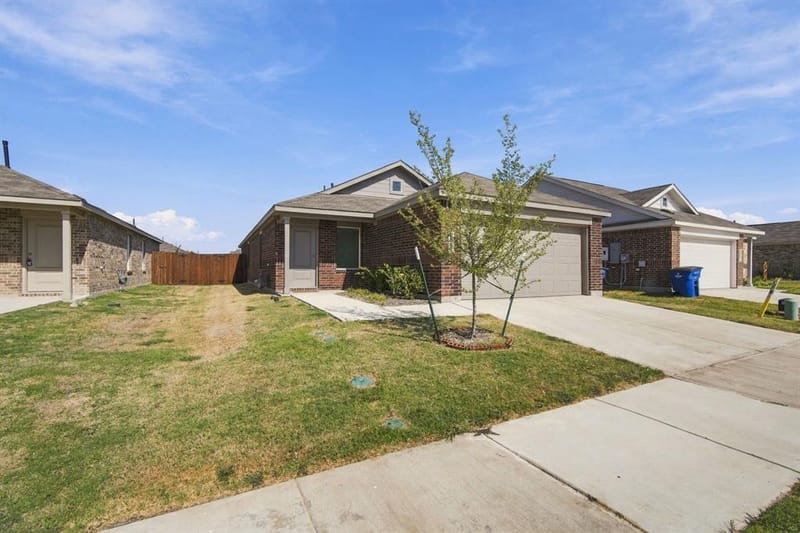 2052 Shady Oaks Drive, Ennis TX 75119 - Photo 6