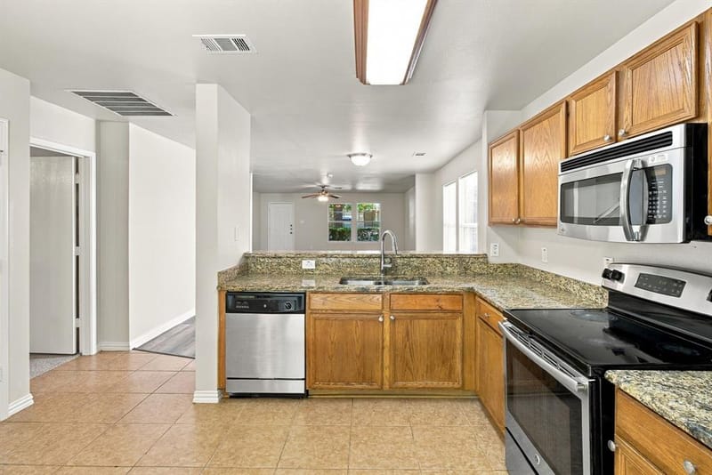 3056 Saint Nicholas Drive, Dallas TX 75233 - Photo 10