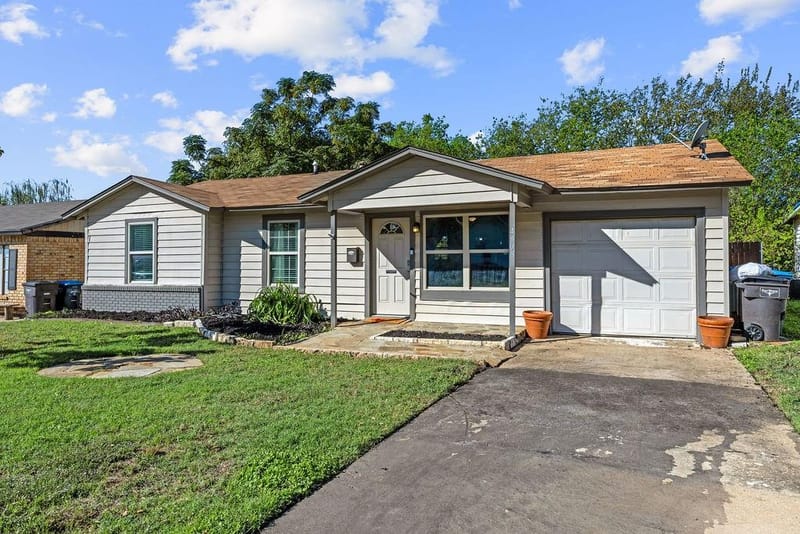 4808 S Hughes Avenue, Fort Worth TX 76119 - Photo 23