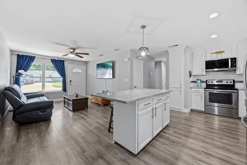 4808 S Hughes Avenue, Fort Worth TX 76119 - Photo 6
