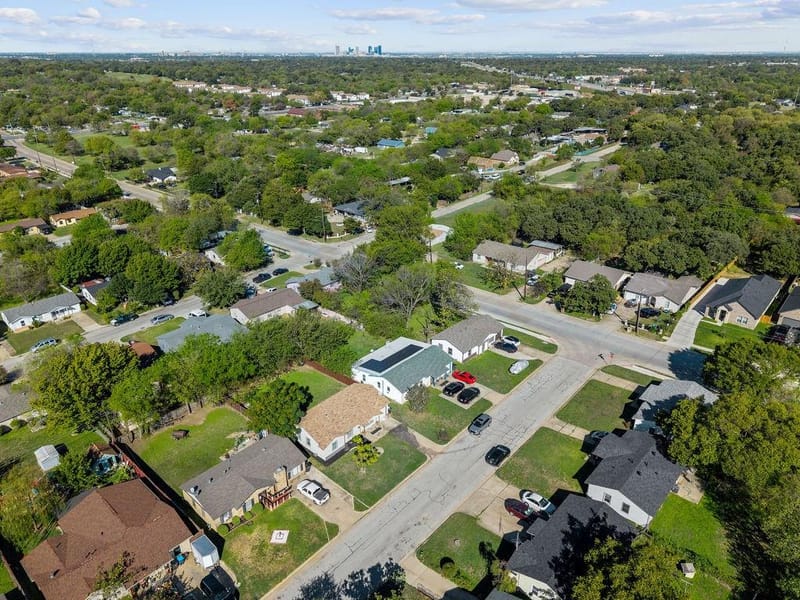 4808 S Hughes Avenue, Fort Worth TX 76119 - Photo 21