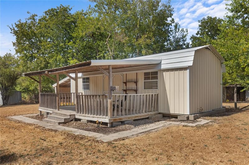 905 8th Street N, Honey Grove TX 75446 - Photo 32