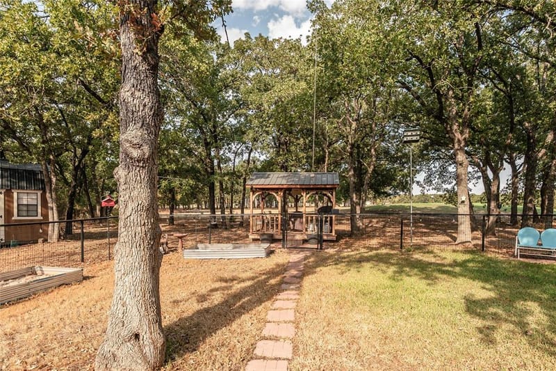 53 Country Club Court, Nocona TX 76255 - Photo 16