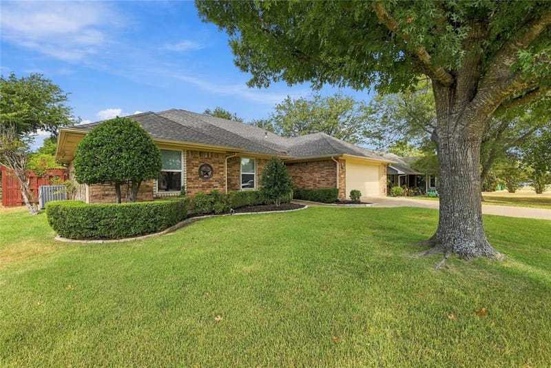 120 Country Drive, Waxahachie TX 75165 - Photo 4