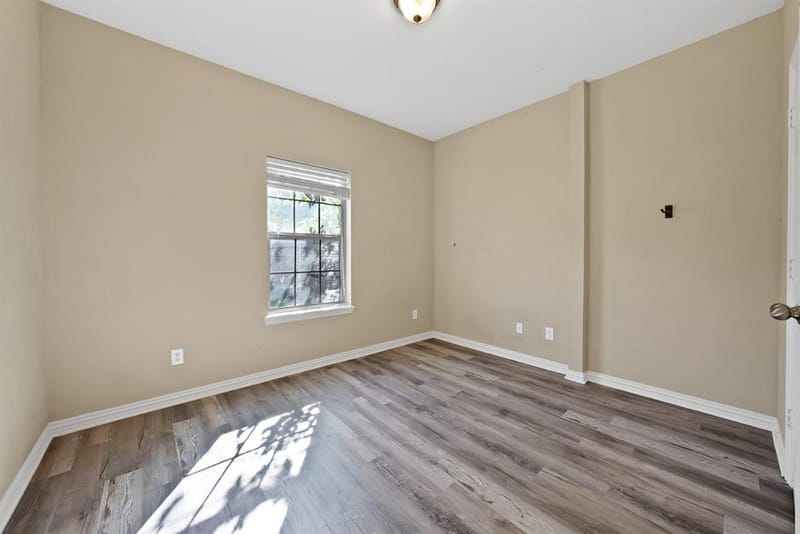 209 Wooded Glen Court, Arlington TX 76013 - Photo 10