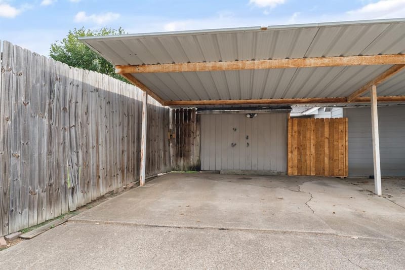 831 Valleybrooke Drive, Arlington TX 76001 - Photo 27