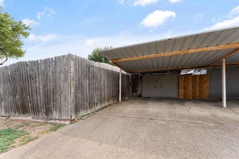 831 Valleybrooke Drive, Arlington TX 76001 - Photo 26