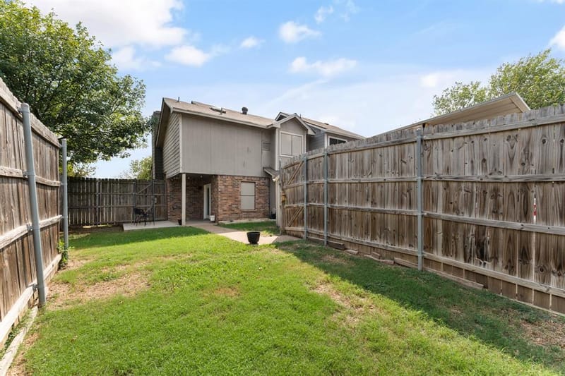 831 Valleybrooke Drive, Arlington TX 76001 - Photo 28