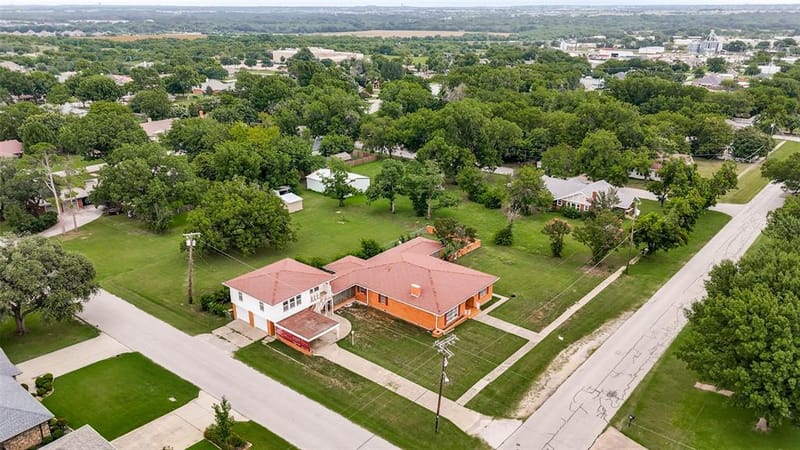 618 W 5th Street, Justin TX 76247