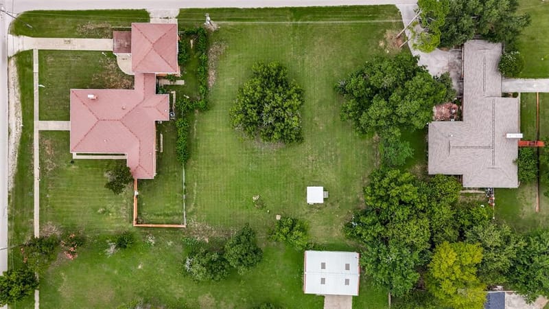 618 W 5th Street, Justin TX 76247 - Photo 5