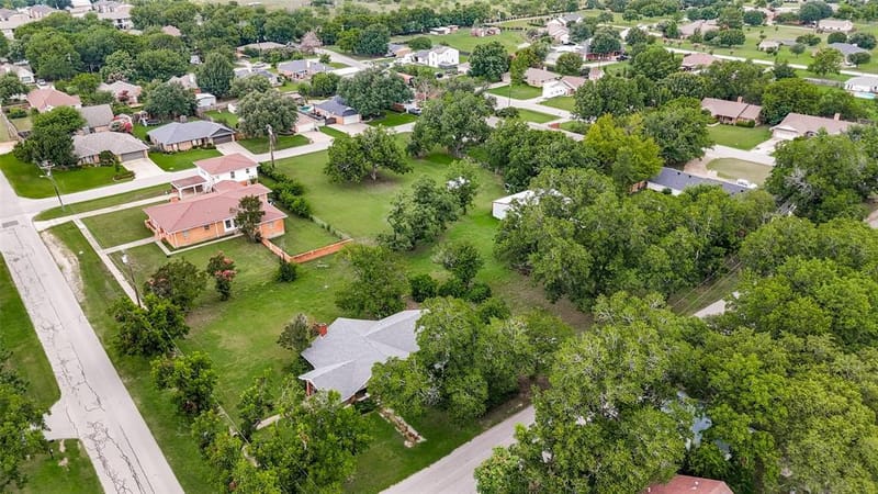 618 W 5th Street, Justin TX 76247 - Photo 4