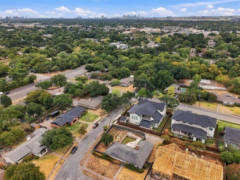 3660 Warick Drive, Dallas TX 75229 - Photo 3