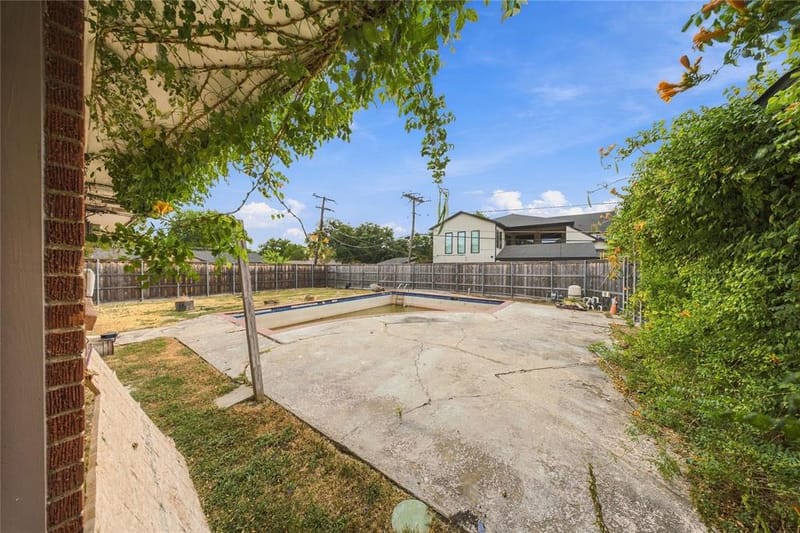 3660 Warick Drive, Dallas TX 75229 - Photo 29