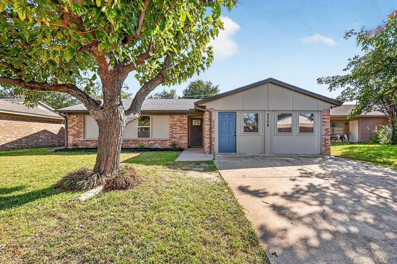 6208 Kary Lynn Drive S, Watauga TX 76148