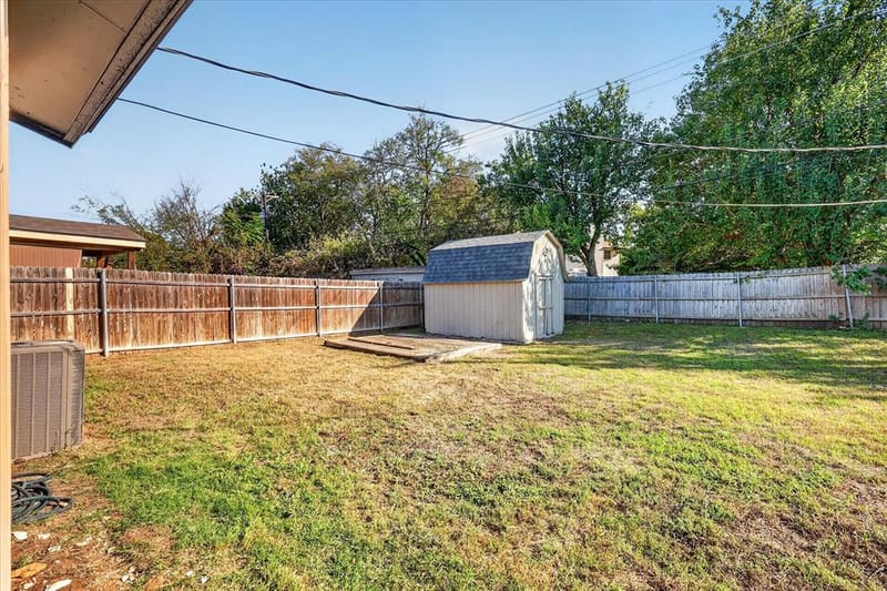 6208 Kary Lynn Drive S, Watauga TX 76148 - Photo 34