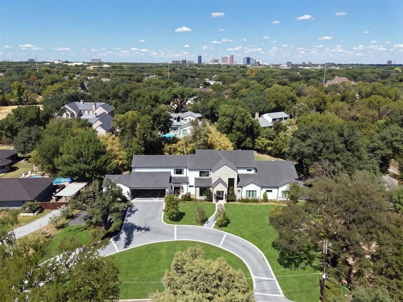 4923 Crooked Lane, Dallas TX 75229 - Photo 2