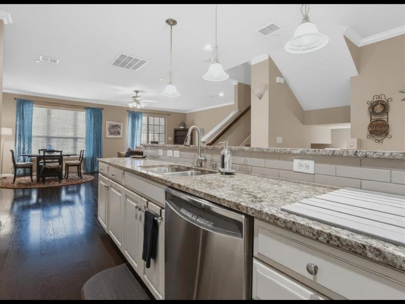 3894 Everwood Lane, Addison TX 75001 - Photo 17