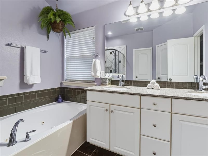 3894 Everwood Lane, Addison TX 75001 - Photo 32