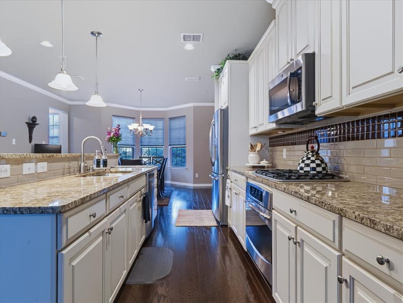 3894 Everwood Lane, Addison TX 75001 - Photo 15