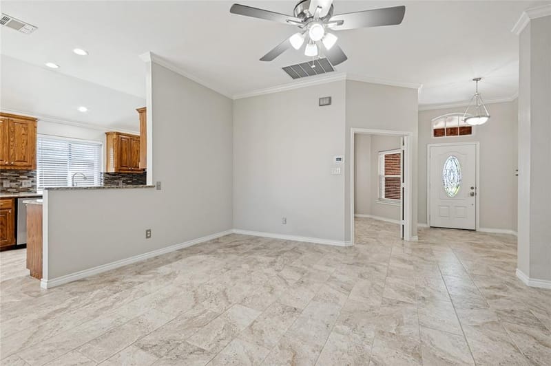 5816 Windy Meadow Lane, Grand Prairie TX 75052 - Photo 4