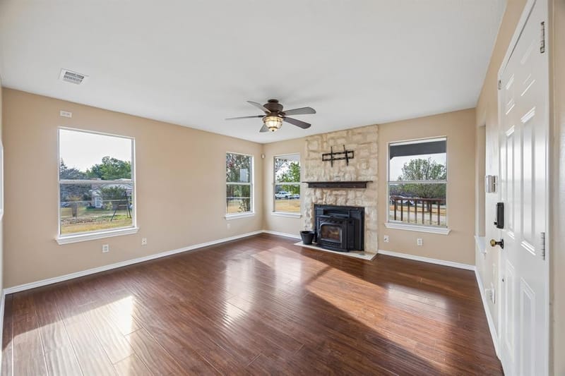 273 Greenview Lane, Van Alstyne TX 75495 - Photo 8