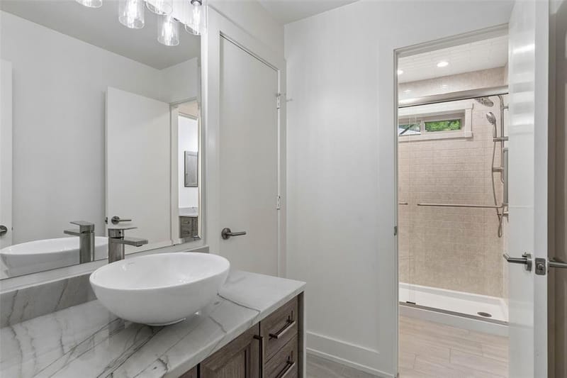 9020 Glen Springs Drive, Dallas TX 75243 - Photo 30