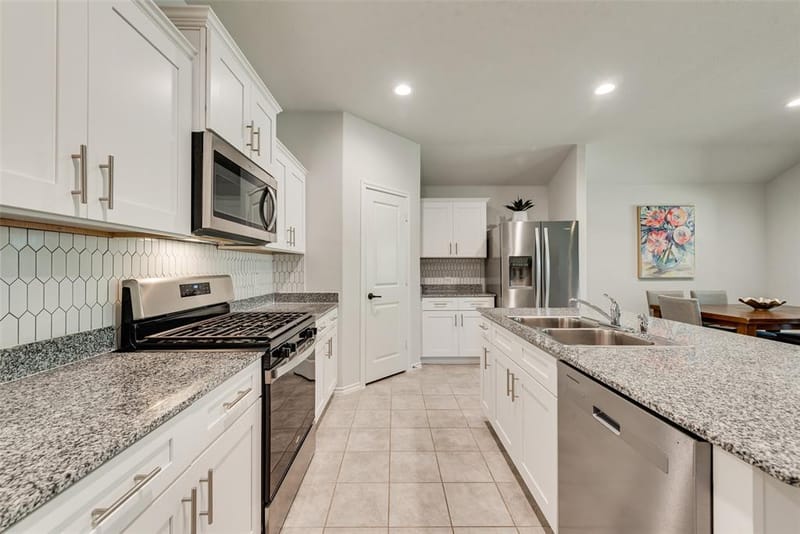 540 Bronze Circle E, Springtown TX 76082 - Photo 8