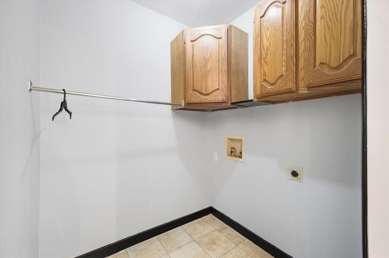 1206 Oakbluff Drive, Lancaster TX 75146 - Photo 11