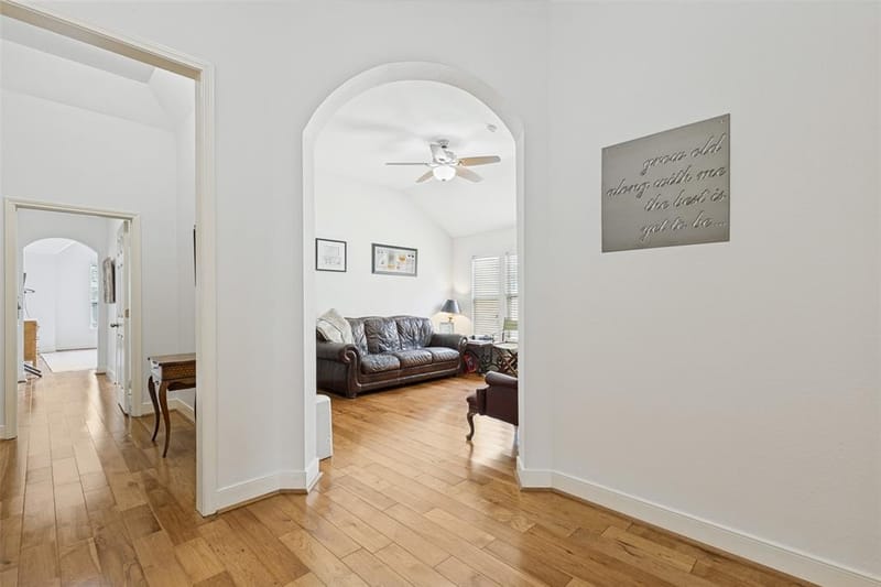 1142 N Bishop Avenue, Dallas TX 75208 - Photo 12