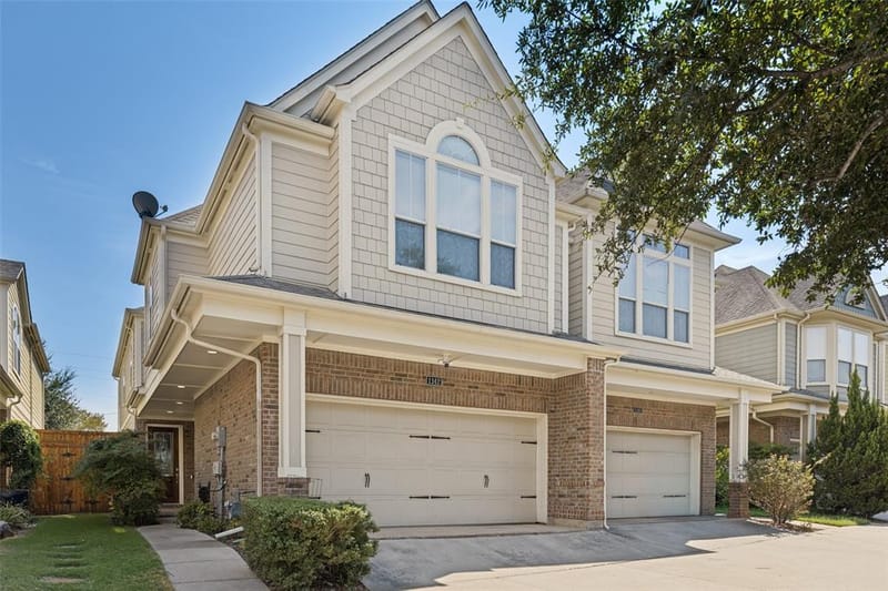 1142 N Bishop Avenue, Dallas TX 75208