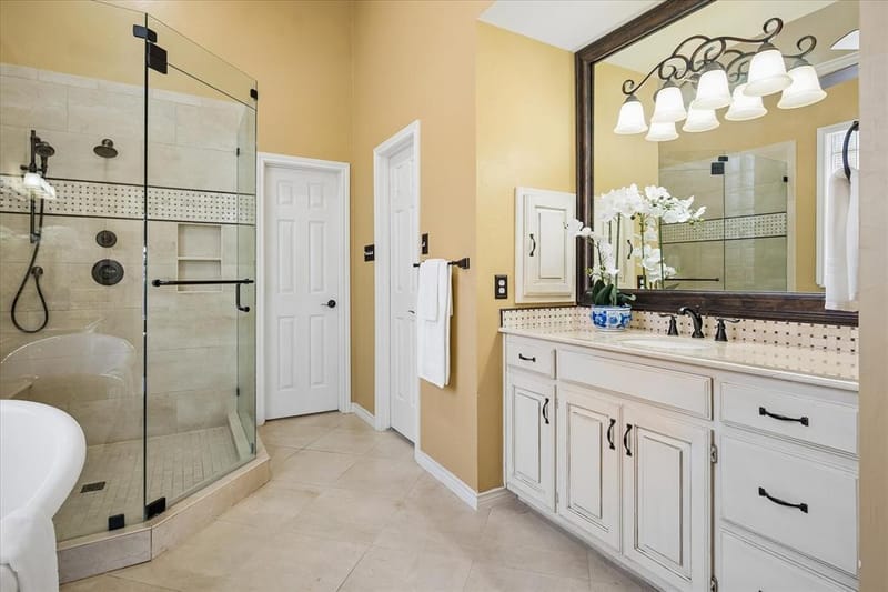 2204 Creekside Circle S, Irving TX 75063 - Photo 27