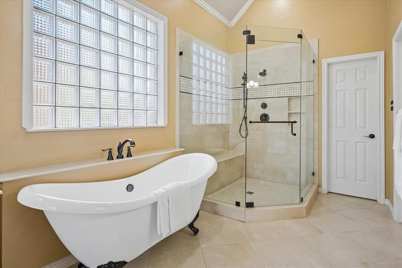 2204 Creekside Circle S, Irving TX 75063 - Photo 26