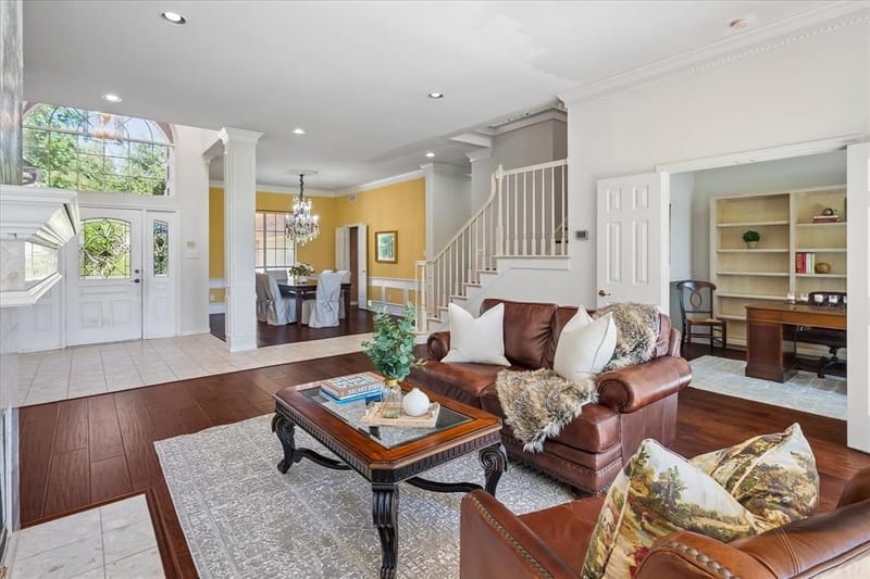 2204 Creekside Circle S, Irving TX 75063 - Photo 7