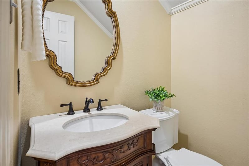 2204 Creekside Circle S, Irving TX 75063 - Photo 28